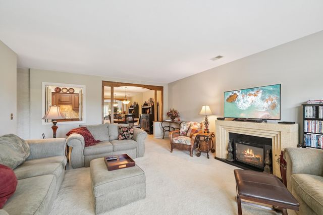 8621 Basswood Road 23, Eden Prairie, MN 55344