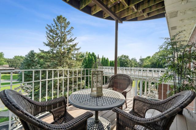 8621 Basswood Road 23, Eden Prairie, MN 55344