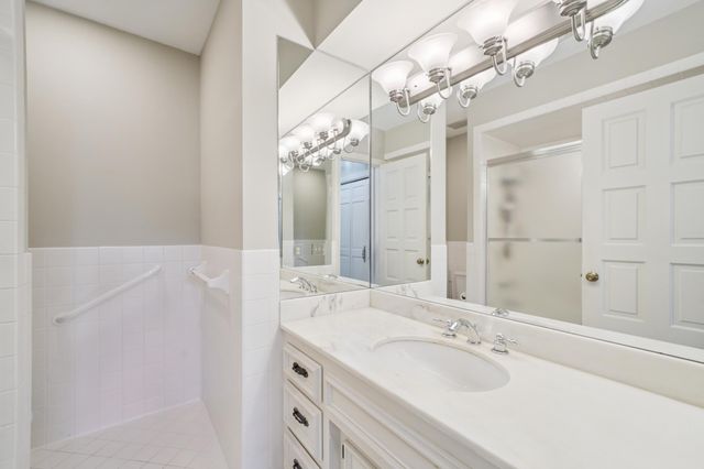 8621 Basswood Road 23, Eden Prairie, MN 55344