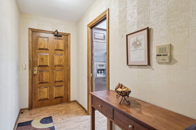 8621 Basswood Road 23, Eden Prairie, MN 55344