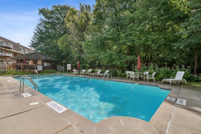 8621 Basswood Road 23, Eden Prairie, MN 55344