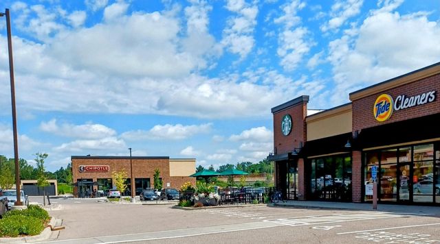 8621 Basswood Road 23, Eden Prairie, MN 55344