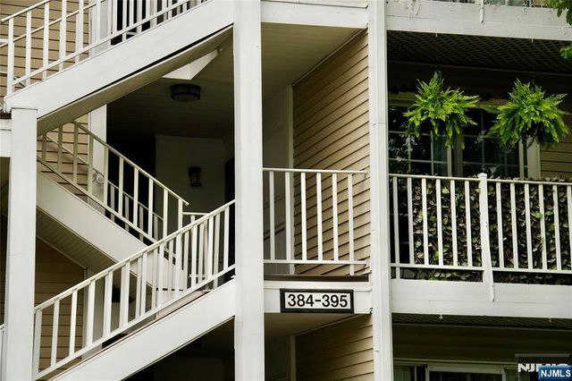 388 Poets Way, Mahwah, NJ 07430