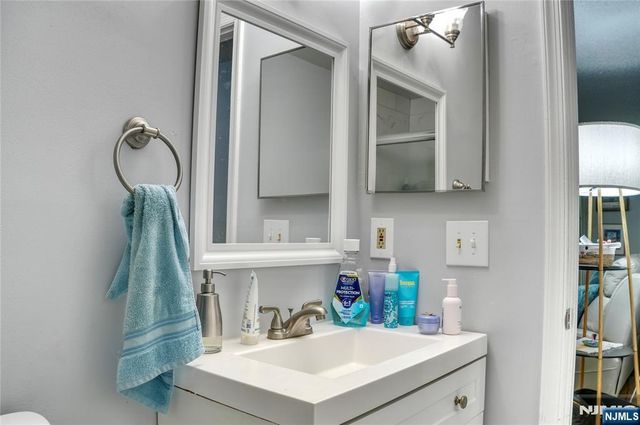 388 Poets Way, Mahwah, NJ 07430