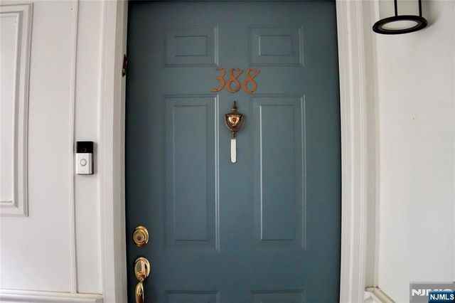 388 Poets Way, Mahwah, NJ 07430