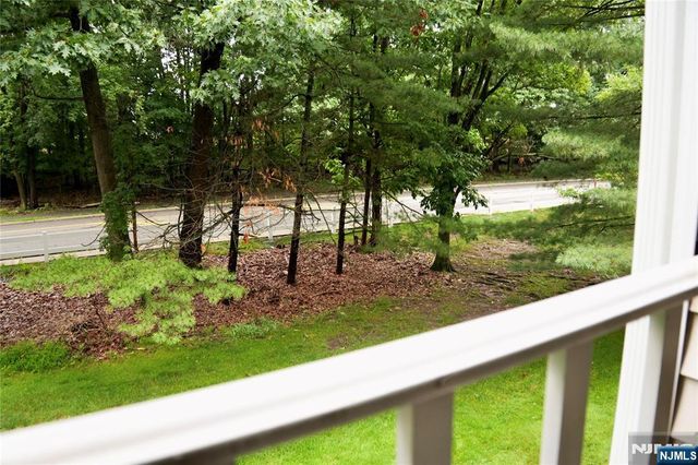 388 Poets Way, Mahwah, NJ 07430
