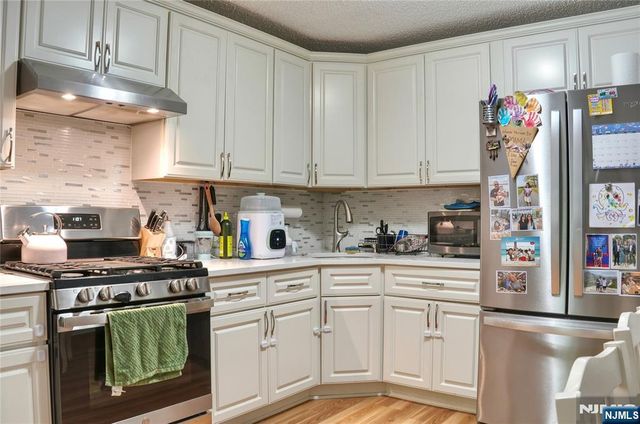 388 Poets Way, Mahwah, NJ 07430