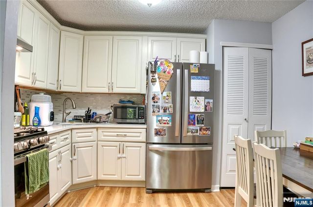 388 Poets Way, Mahwah, NJ 07430