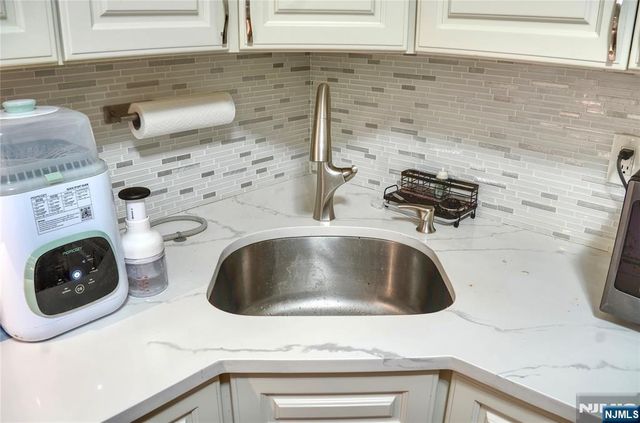 388 Poets Way, Mahwah, NJ 07430