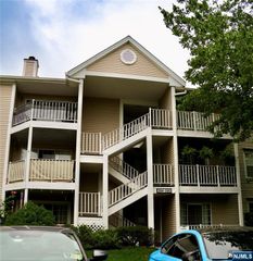 388 Poets Way, Mahwah, NJ 07430