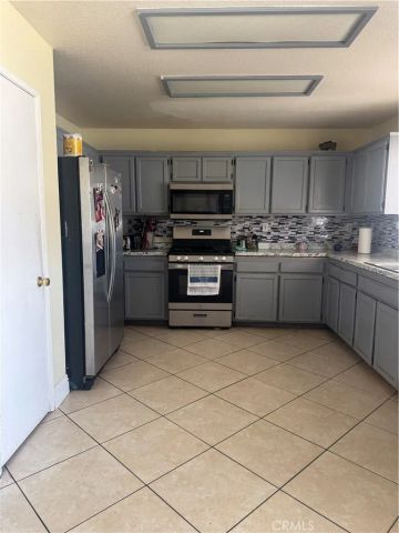 860 Arbor Ridge, Perris, CA 92571