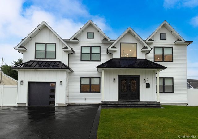 23 Faith Lane, Westbury, NY 11590