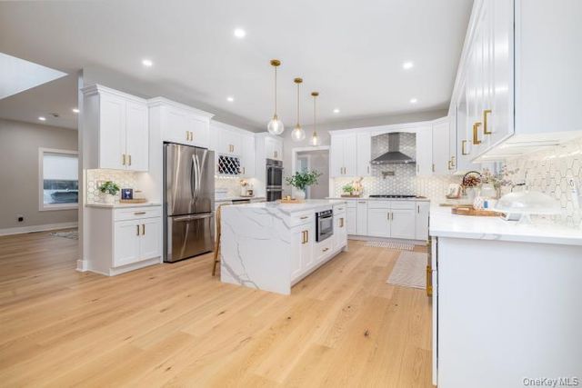 23 Faith Lane, Westbury, NY 11590