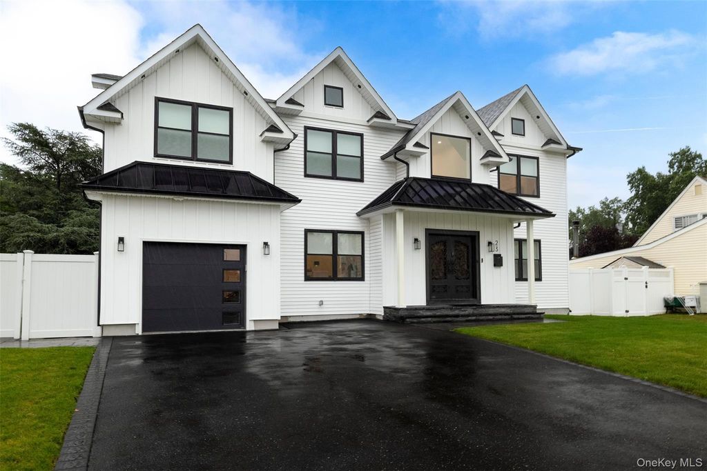 23 Faith Lane, Westbury, NY 11590
