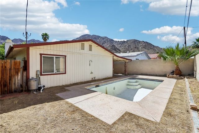 54105 Avenida Mendoza, La Quinta, CA 92253
