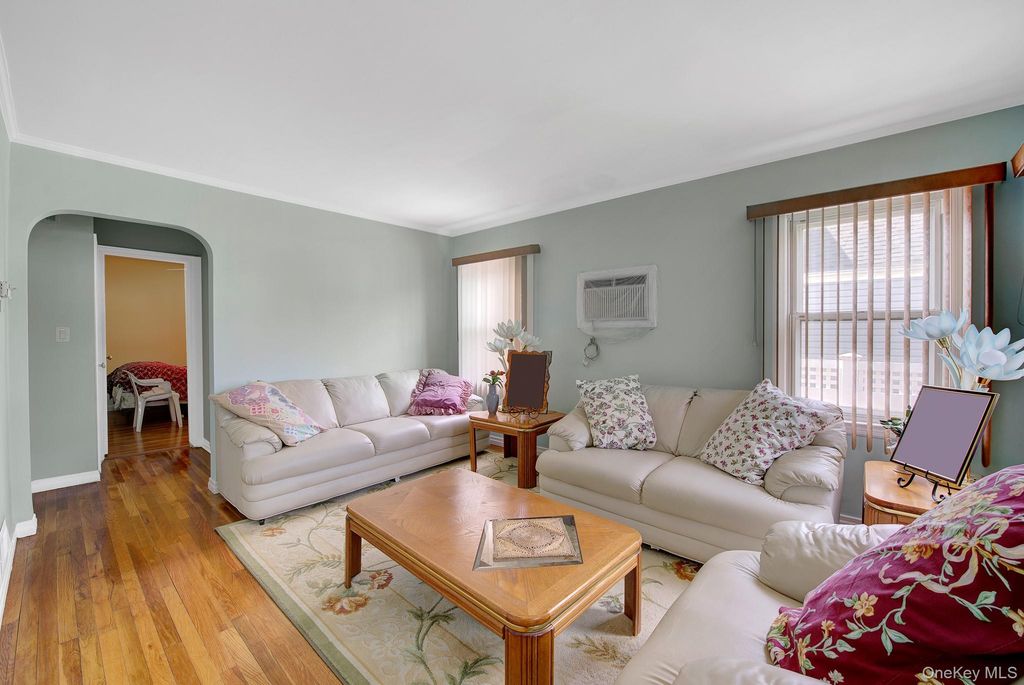409 Saint Agnes Place, Franklin Square, NY 11010 — photo 5