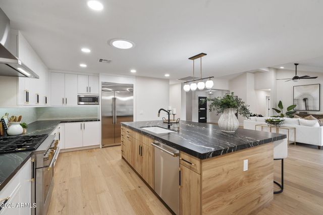 1413 E SAN MIGUEL Avenue, Phoenix, AZ 85014