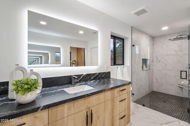 1413 E SAN MIGUEL Avenue, Phoenix, AZ 85014