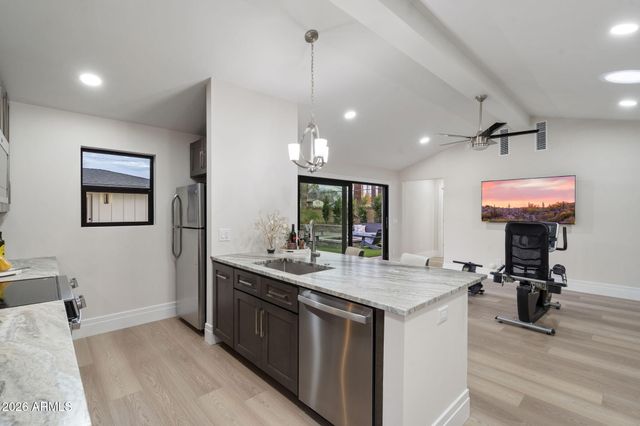 1413 E SAN MIGUEL Avenue, Phoenix, AZ 85014