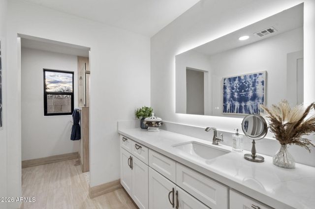 1413 E SAN MIGUEL Avenue, Phoenix, AZ 85014