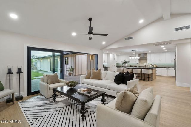 1413 E SAN MIGUEL Avenue, Phoenix, AZ 85014