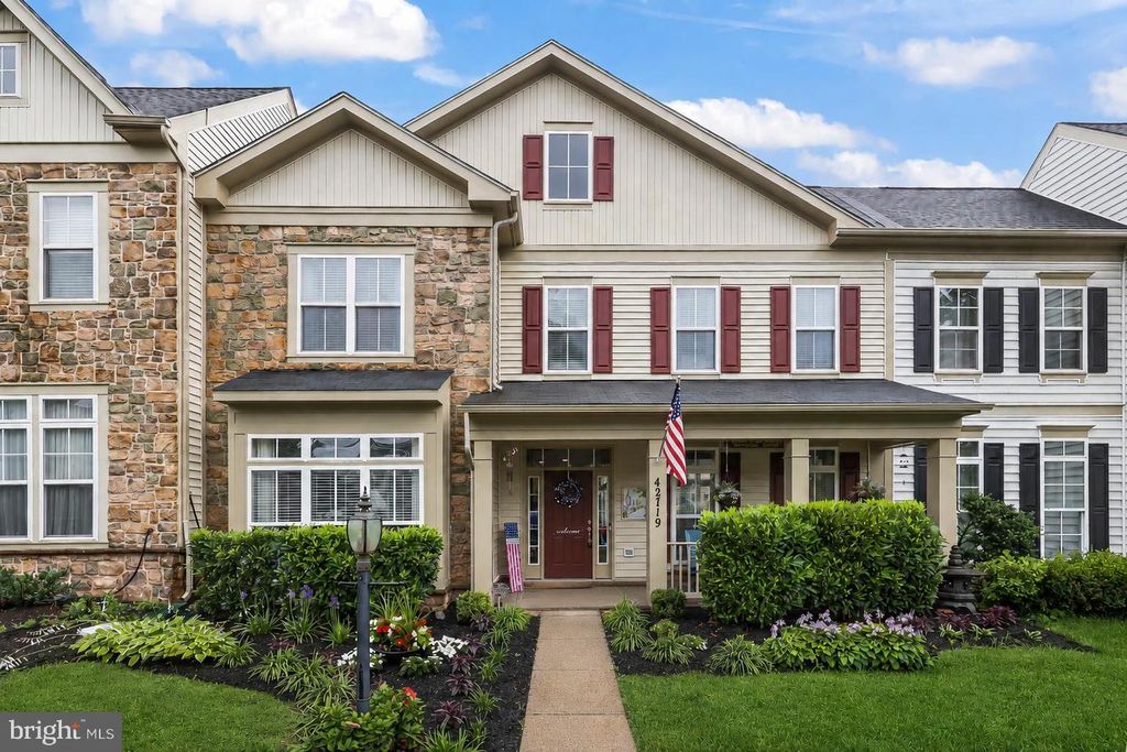 42719 EXPLORER DR, Brambleton, VA 20148