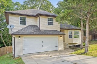 161 Trent St, Hollister, MO 65672
