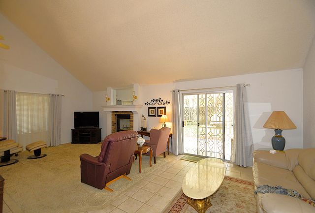 2037 E Decatur Avenue, Fresno, CA 93720