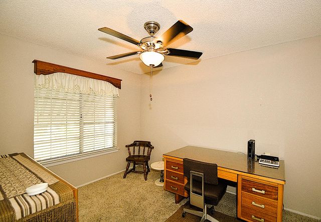 2037 E Decatur Avenue, Fresno, CA 93720