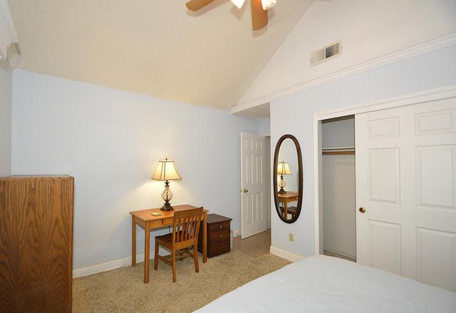 2037 E Decatur Avenue, Fresno, CA 93720