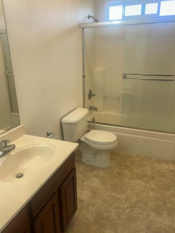 17 Amagansett Pl, Sacramento, CA 95835