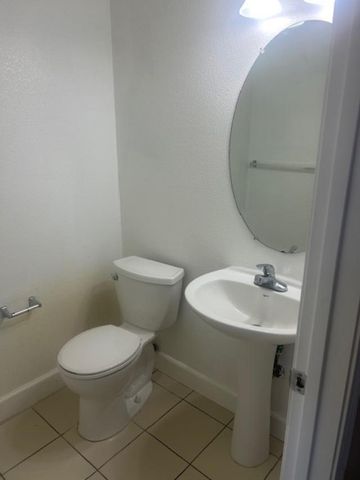17 Amagansett Pl, Sacramento, CA 95835