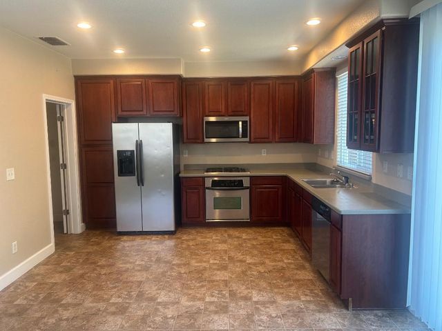 17 Amagansett Pl, Sacramento, CA 95835