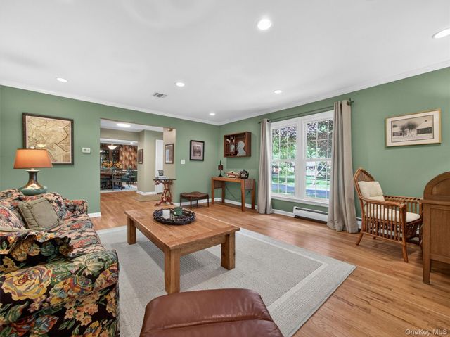 9 Woodthrush Drive, West Nyack, NY 10994