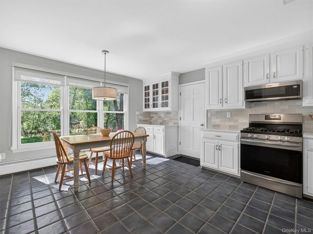 9 Woodthrush Drive, West Nyack, NY 10994