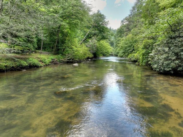 46 Private Drive, Ellijay, GA 30536