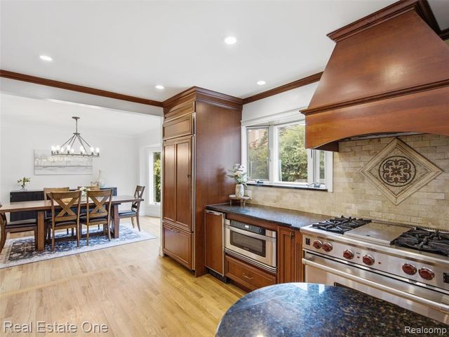 4166 Cherrywood Drive, Troy, MI 48098