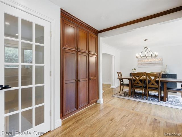 4166 Cherrywood Drive, Troy, MI 48098