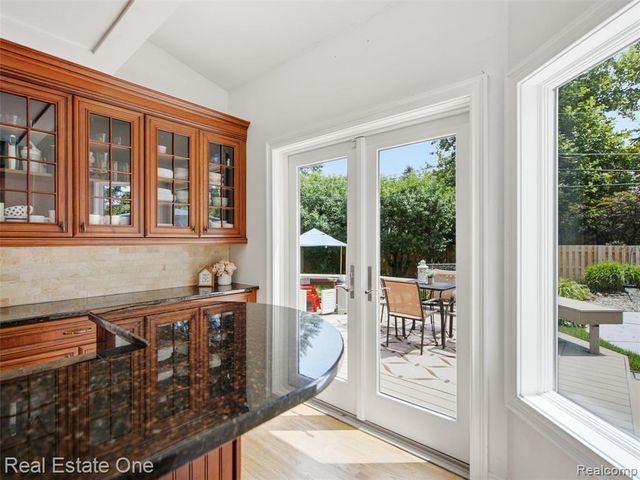 4166 Cherrywood Drive, Troy, MI 48098