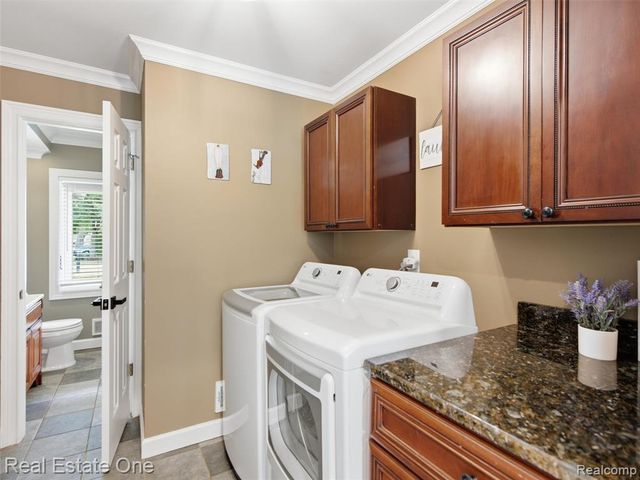 4166 Cherrywood Drive, Troy, MI 48098