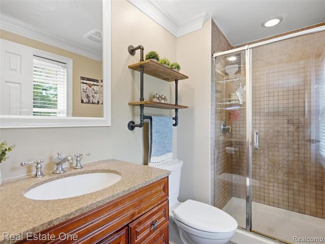 4166 Cherrywood Drive, Troy, MI 48098
