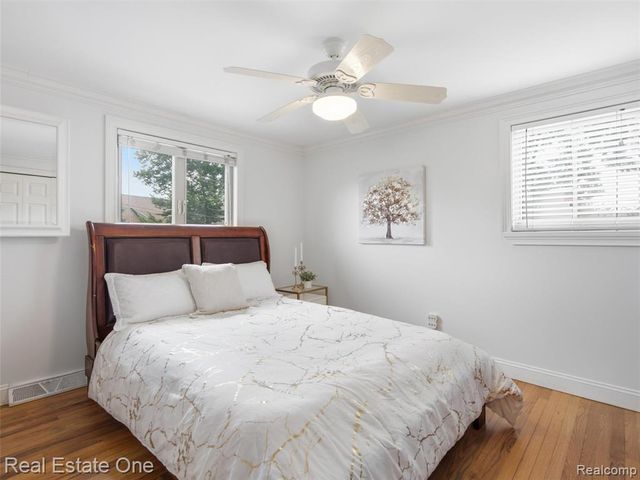 4166 Cherrywood Drive, Troy, MI 48098