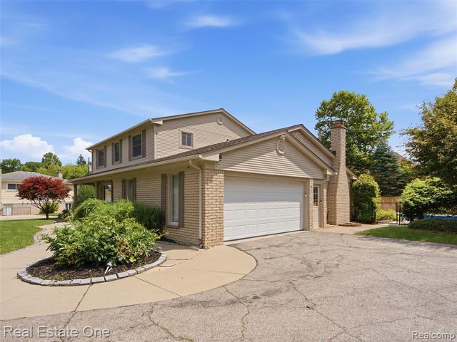 4166 Cherrywood Drive, Troy, MI 48098