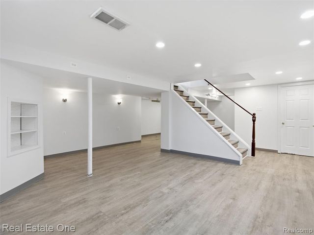 4166 Cherrywood Drive, Troy, MI 48098