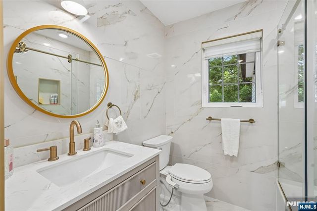 12 Parker Place, Upper Saddle River, NJ 07458