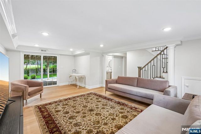 12 Parker Place, Upper Saddle River, NJ 07458