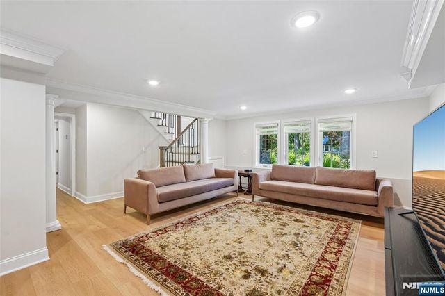 12 Parker Place, Upper Saddle River, NJ 07458