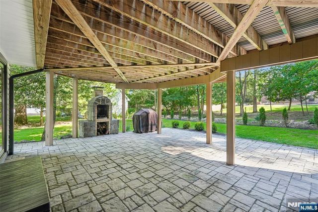 12 Parker Place, Upper Saddle River, NJ 07458