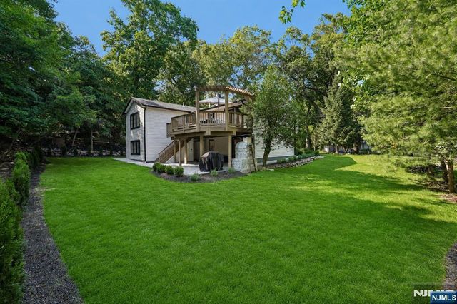 12 Parker Place, Upper Saddle River, NJ 07458