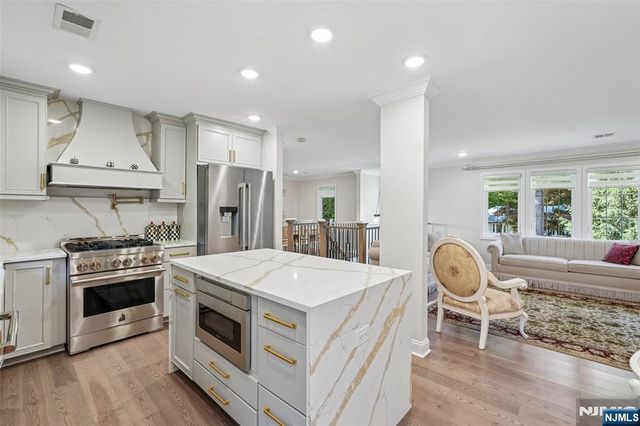 12 Parker Place, Upper Saddle River, NJ 07458